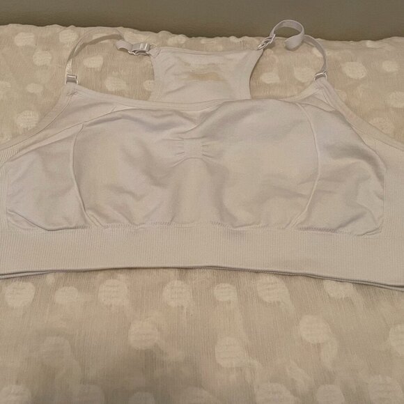 EUC 2 Girls Sports Bras, Black Champion & White Maidenform, Medium - Picture 6 of 7